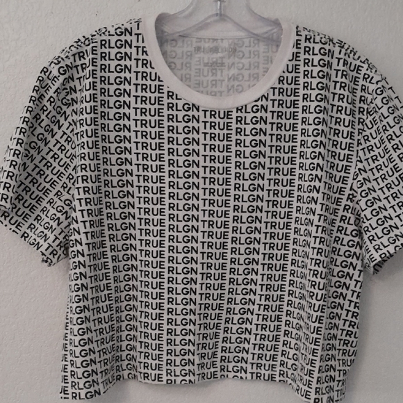 True Religion Black and White Women's Above Waist Crop Top - Picture 1 of 4